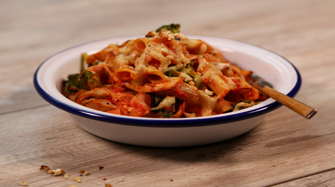 Broccoli, Chicken and Cheese Pasta Bake